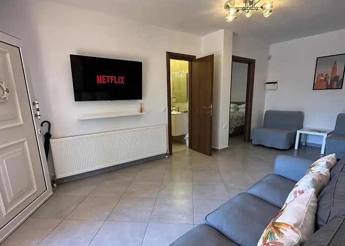 Serenity Apartment In Paliouri